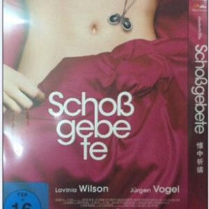 Q002怀中祈祷 讲述钟情于性冒险的年轻女人试图成为完美的妻子、母亲和情人